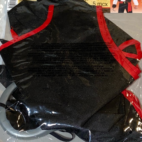 Child’s Pirate Costume (os) - Picture 8 of 8